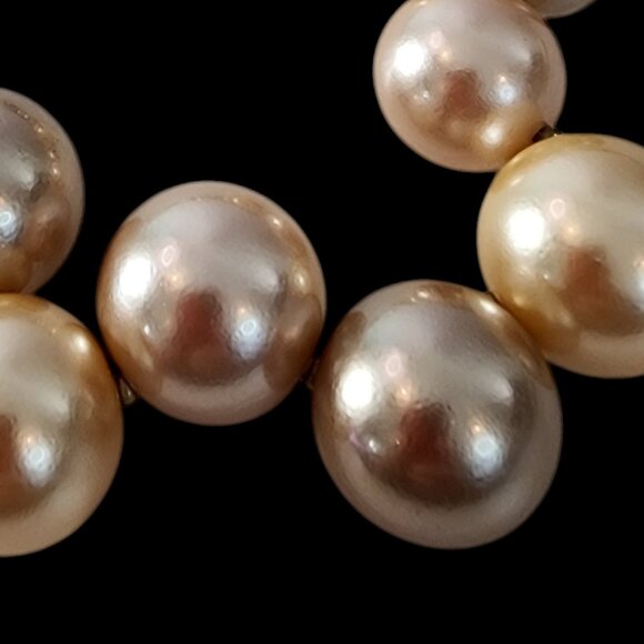 Vintage Anne Klein Faux Pearl Necklace Gold Tone Matte Finish - Picture 7 of 12